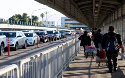 Reabren cruce fronterizo en Texas tras evitar el paso de unos 1,000 inmigrantes indocumentados