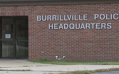 Padre de Burrillville acusado de agredir a su hijo y a su padre.