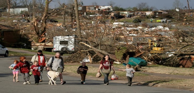 Al menos 22 muertos dejan tornados y fuertes tormentas en EEUU