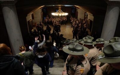 Vicepresidenta EEUU se reunirá con parlamentarios en Tennessee tras expulsión de dos demócratas