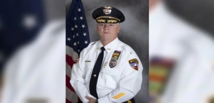 Jefe policial abusó de colegas y esposas de subordinados: acusación y arresto en NJ