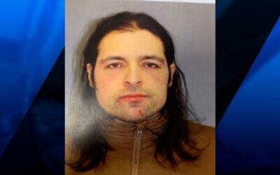 Hombre de Burrillville sentenciado a 63 meses en prisión por posesión ilegal de más de 200 armas.