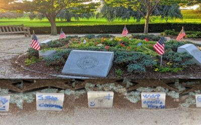 Policía Estatal busca sospechosos de vandalizar el “Jardín de los Héroes”