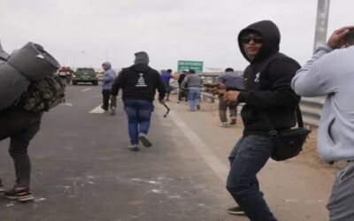 Sube tensión por migrantes varados en frontera Perú-Chile