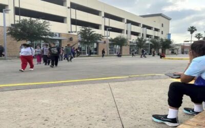 Ciudad fronteriza de Texas lidia con aumento de migrantes