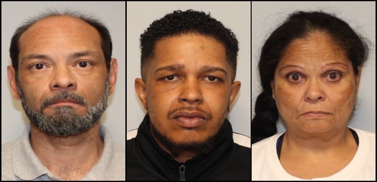 Tres arrestados con cargos de droga durante parada vehícular.