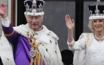 Carlos III es coronado con tradición en momento incierto