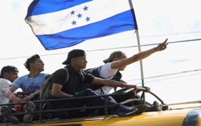 Un tercio de gente de Guatemala y El Salvador quiere migrar; el 44% de Honduras busca dejar su país