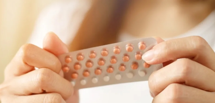 FDA evalúa aprobar la primera píldora anticonceptiva de venta libre en EE. UU.