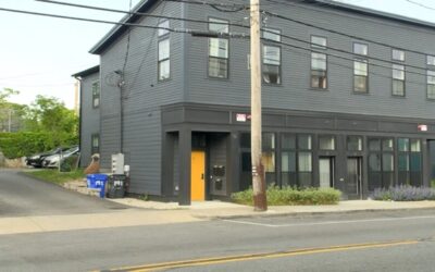 Hombre apuñalado por motociclista en Providence.