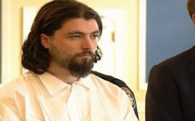 Hombre acusado de homicidio detenido sin fianza.