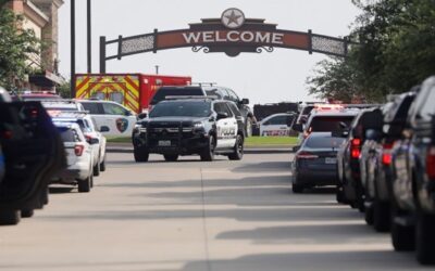 “Salimos corriendo”, 8 muertos en un tiroteo en Texas