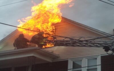 Incendio en Central Falls deja 2 personas sin hogar.