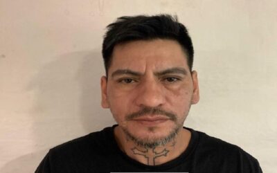 Mexicano arrestado con cargos de armas y pornografía infantil.