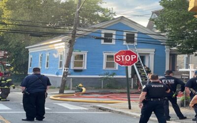 Incendio deja casa con serios daños.