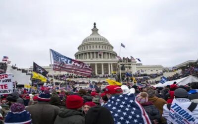 Gobierno de EEUU va por dinero recaudado por invasores del Capitolio
