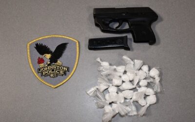 Hombre de Johnston enfrenta cargos de drogas y armas.