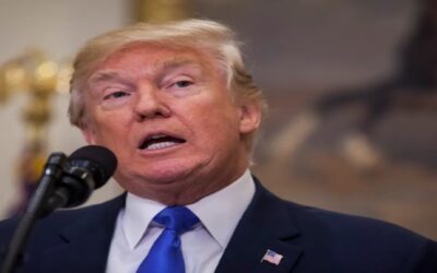 Juez ordena a Trump mantener en secreto evidencia en su contra