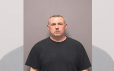 Policía Cranston arresta a un hombre con cargos de video voyerismo.