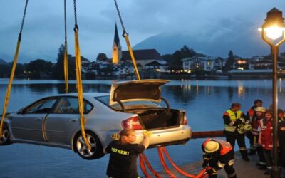 Investigan un accidente en Florida que dejó 5 jóvenes muertos al caer su auto a un lago