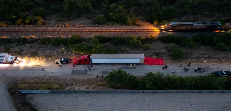 A un año de la tragedia, detienen a cuatro mexicanos por las muertes de 53 migrantes en un camión en Texas