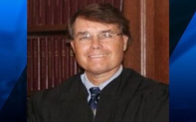 Después de más de 22 años, un juez federal de Rhode Island dejará el cargo a tiempo completo en 2025