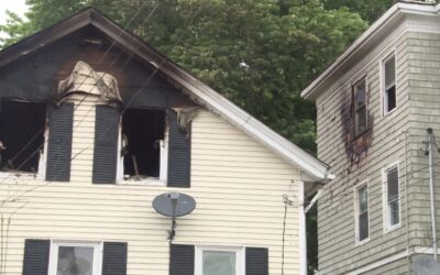 Incendio en Providence deja 7 personas sin hogar y dos casas dañadas.