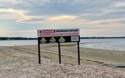 Mujer muere luego de ser sacada del agua en playa de Conimicut Point.