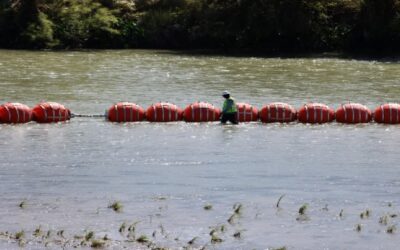 México denuncia que muro flotante de alambre y boyas en río Bravo colocado por Gobierno de Texas viola leyes de 1944 y 1970