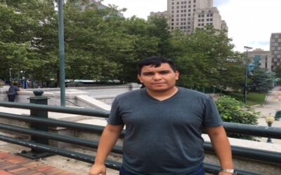 VIDEO: Representante Estatal Enriquez Sánchez en tenso intercambio con la policía afuera de un lugar “venta y consumo licor clandestino” o “sip-joint”