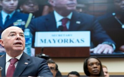 Mayorkas defiende medidas migratorias “mas duras” adoptadas por la Administración Biden