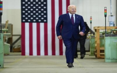 Biden reconoce públicamente a su 7ma nieta, hija de su hijo Hunter y una mujer de Arkansas