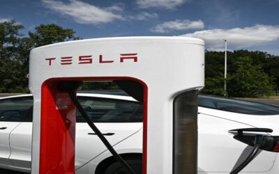Tesla anuncia apertura en Providence de centro regional.
