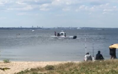 Familias de un hombre y una niña que se ahogaron en Playa Conimicut Point demandan a la ciudad de Warwick por negligencia.