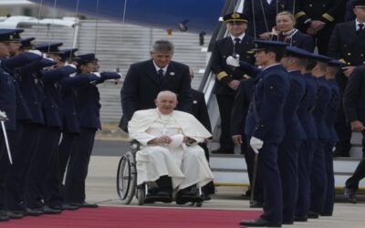 El papa busca inspirar en encuentro de jóvenes en Portugal, donde la Iglesia aborda abusos pasados