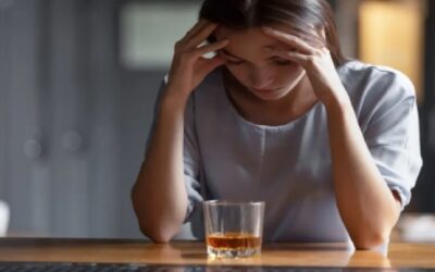 Aumentan casos de muertes por alcohol en mujeres estadounidenses, según estudio