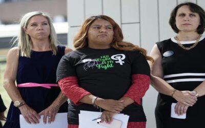 Jueza falla que ley de Texas sobre aborto es demasiado restrictiva en embarazos con complicaciones