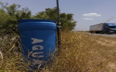 Desaparecen estaciones de agua para migrantes en el sur de Texas