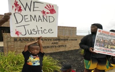 Mississippi: Seis expolicías se declaran culpables de torturar a 2 hombres negros