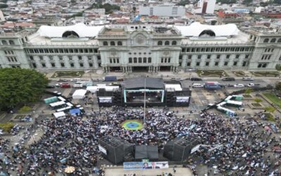 Bernardo Arévalo promete en cierre electoral sanear Guatemala “para sacar a los corruptos del poder”