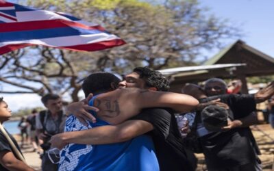 La ciudad de Hawai arrasada por las llamas “volverá a levantarse”, dice gobernador