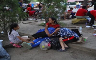 Alrededor de 1,300 inmigrantes logran salir de Honduras a Guatemala en su viaje a EE.UU.