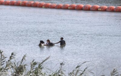 Un juez ordena a Texas (EE.UU.) retirar la barrera de boyas en la frontera con México