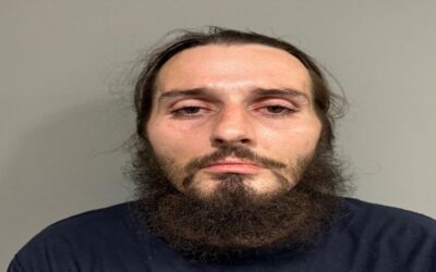 Hombre de East Providence acusado con cargos de drogas y armas.