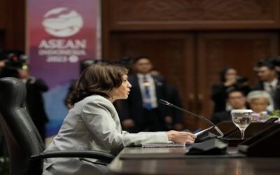 Harris dice en el sudeste asiático, “Debemos mirar hacia el futuro”
