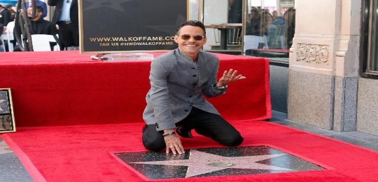 Marc Anthony recibió su estrella en el Paseo de la Fama de Hollywood acompañado de sus amores