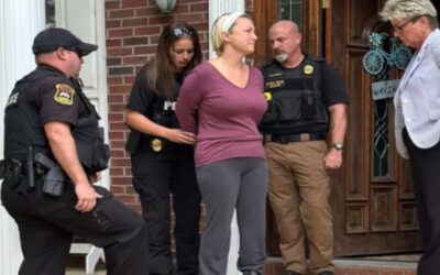 Maestra de Tennessee es acusada de violar a un niño de 12 años y contactar a niños a través de videojuegos