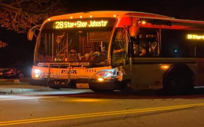 Choque con autobús RIPTA deja 4 heridos.