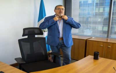 Bernardo Arévalo llama a los guatemaltecos a protestar para defender la democracia