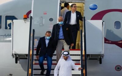 Irán libera a cinco prisioneros estadounidenses tras un polémico canje que llevó a Biden a descongelar $6,000 millones